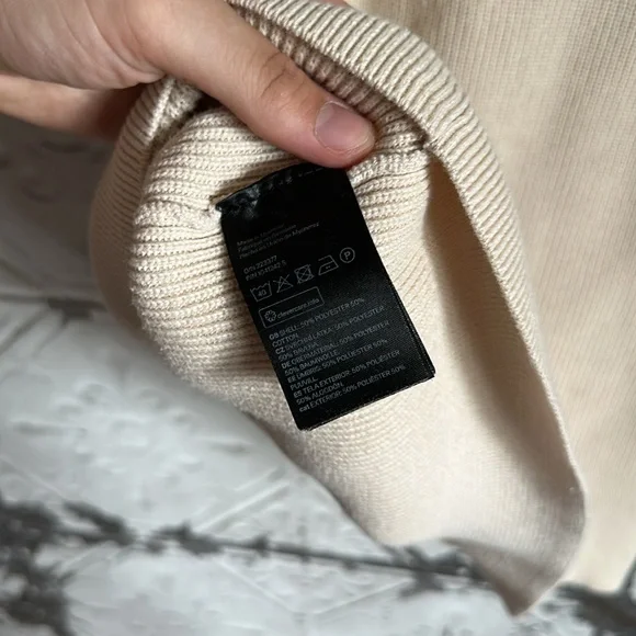 H&M Beige V-Neck Sleeveless vest Sweater - Picture 4 of 4